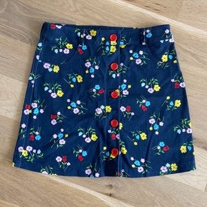 Vivetta girls baby skirt with bright red buttons. Sz 12